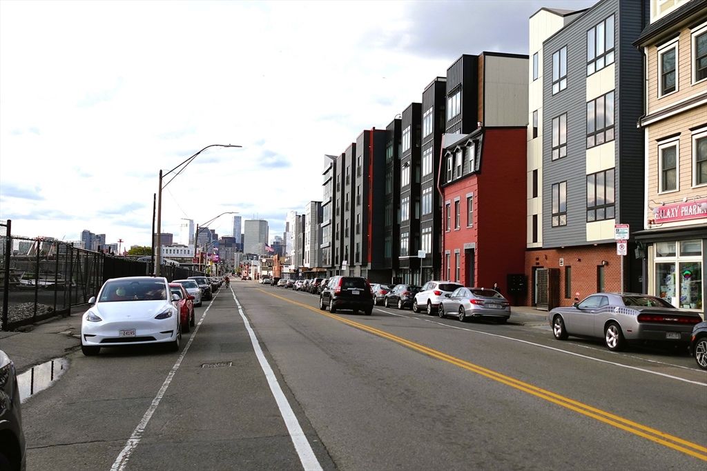 Exterior, Facade, Condo Building