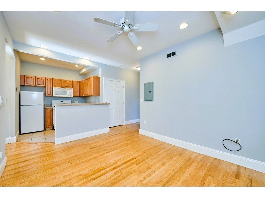 Empty room, Interior, Kitchen, Recessed Lighting, Wood Texture Flooring