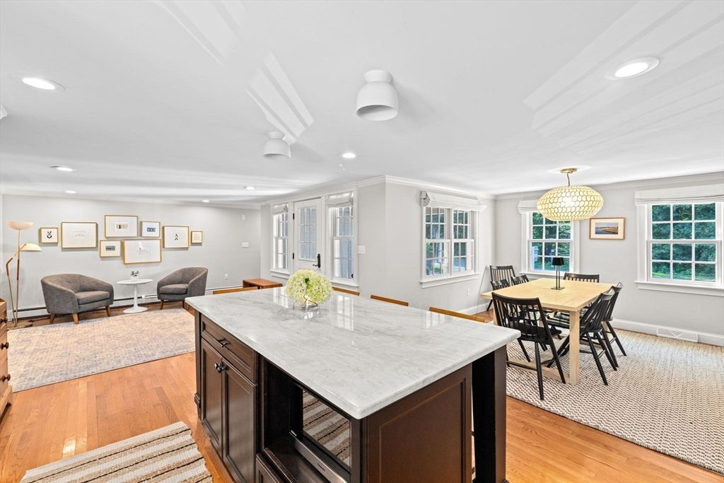 Dining room, Interior, Living room, Recessed Lighting, Wood Texture Flooring