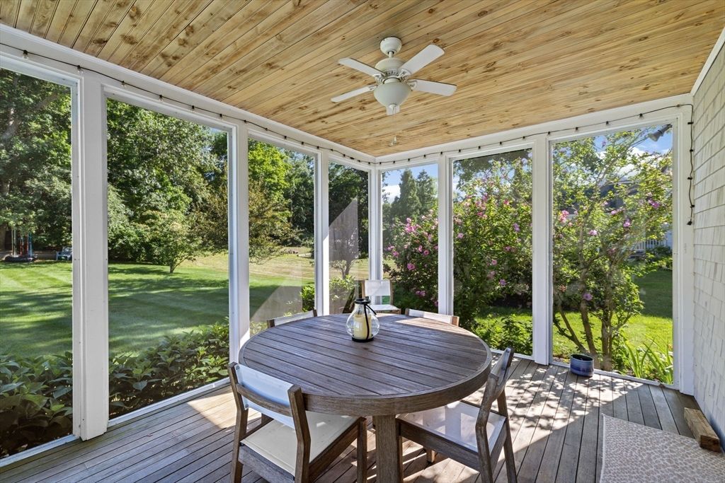 Interior, Sun Room, Wooden Ceilings, Wood Texture Flooring