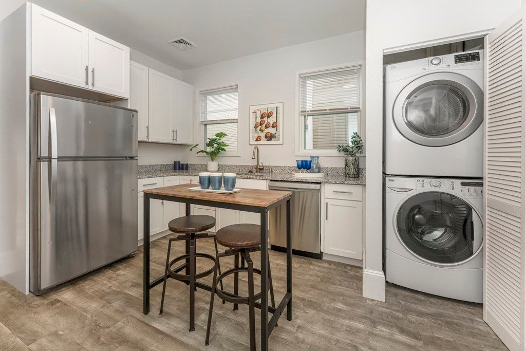Interior, Kitchen, Utility Closets, Washer, Wood Texture Flooring