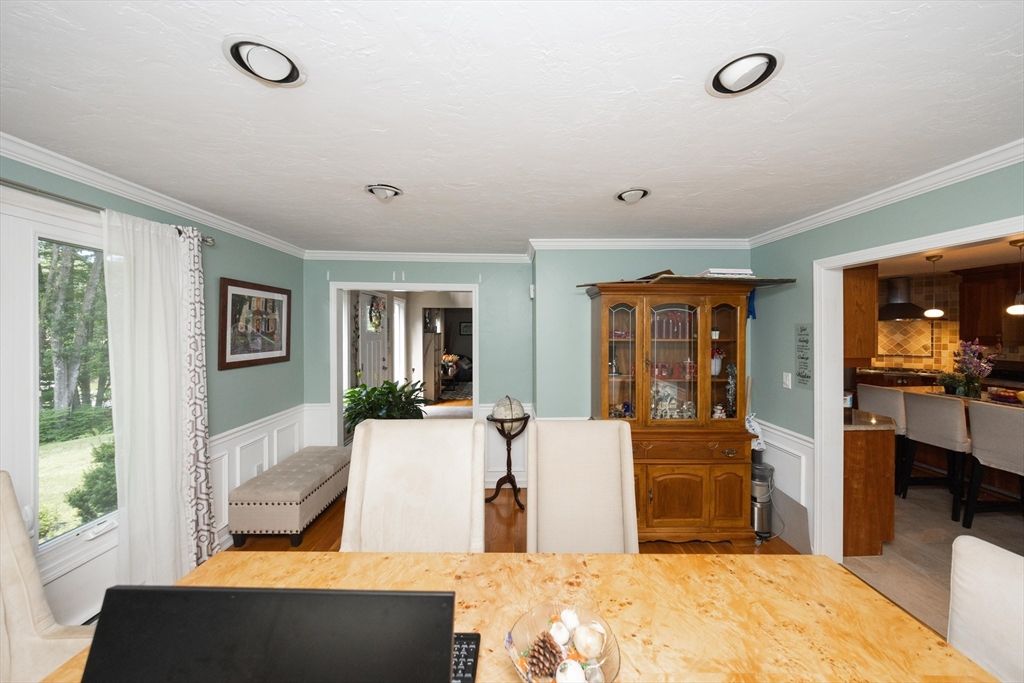 Dining room, Interior, Recessed Lighting, Wood Texture Flooring