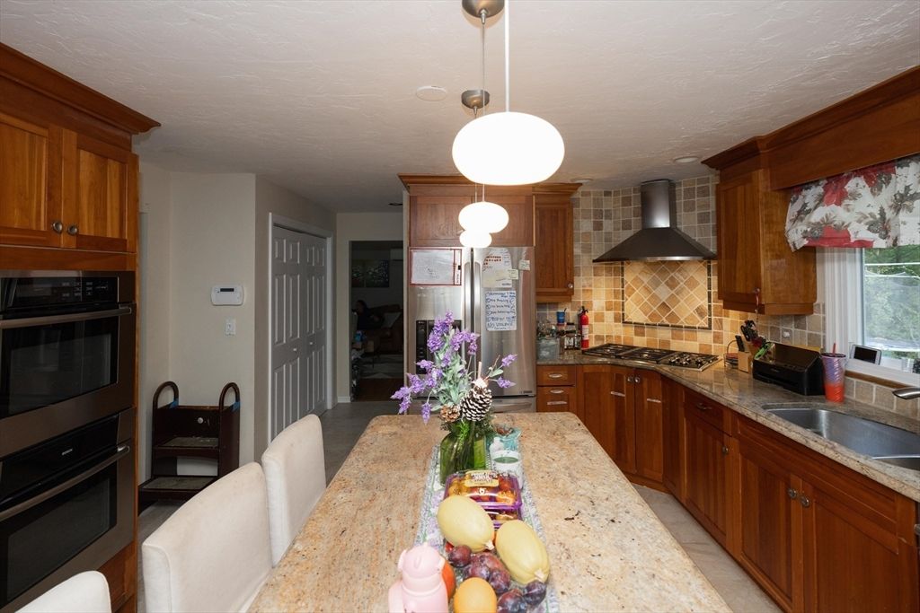 Dining room, Interior, Kitchen, Pendant Lights, Stainless Steel Appliances