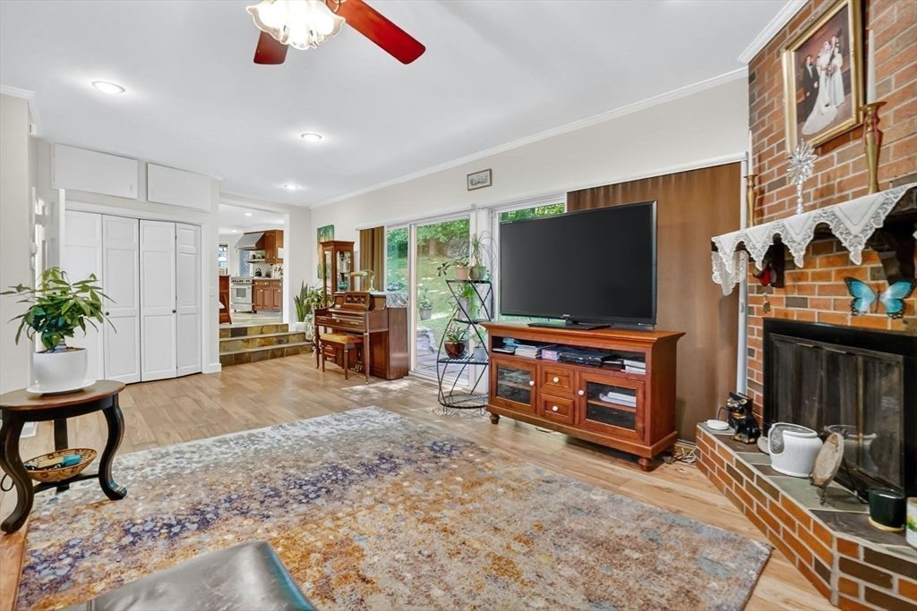Dining room, Interior, Kitchen, Pendant Lights, Recessed Lighting