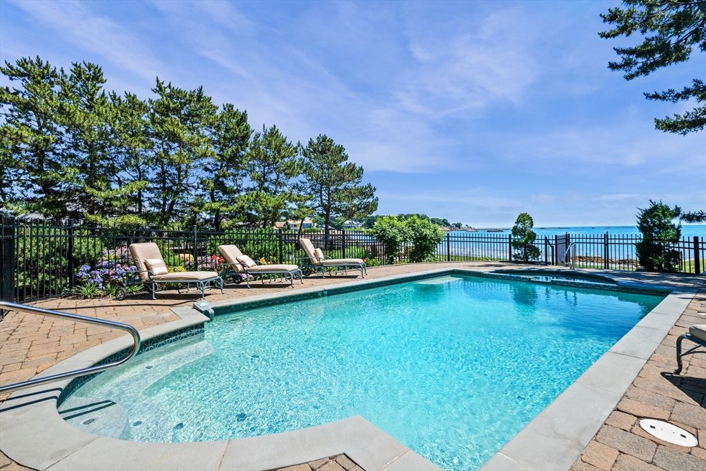 Exterior, Pool, Water