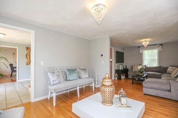 Chandelier, Interior, Living room, Wood Texture Flooring