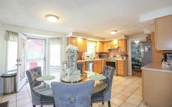 Dining room, Interior, Kitchen, Stainless Steel Appliances
