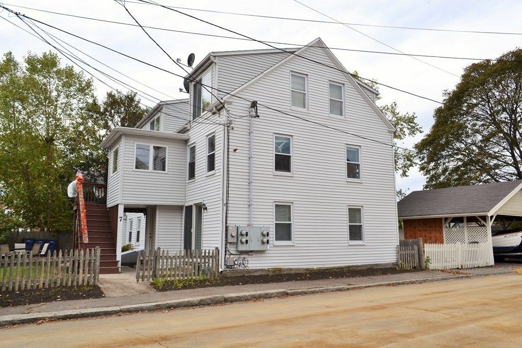 Exterior, Facade, Queen Anne Victorian