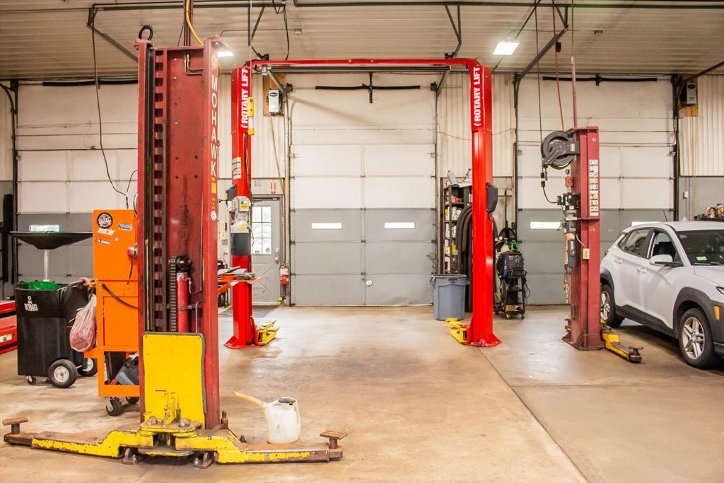 Garage, Interior