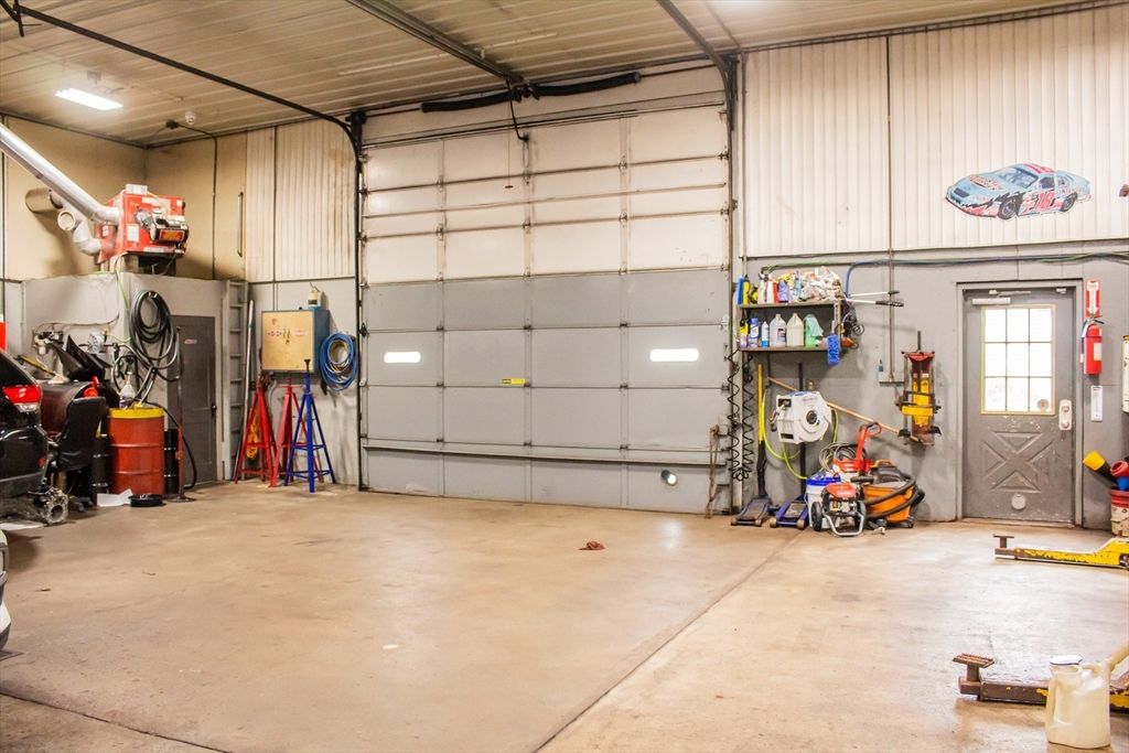 Garage, Interior