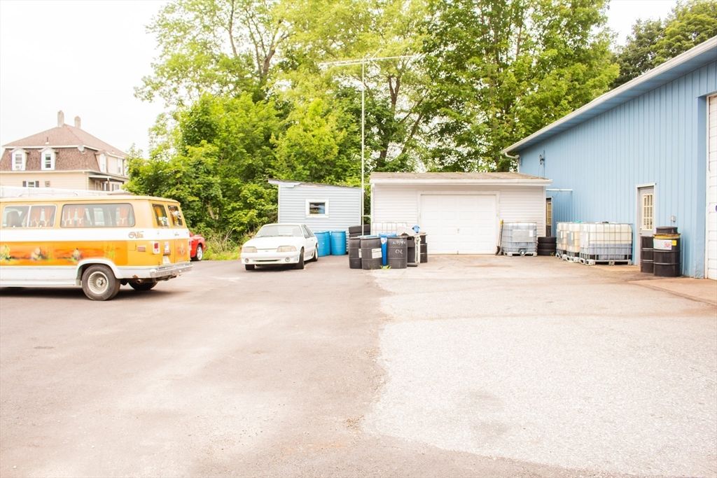 Detached Garage, Exterior