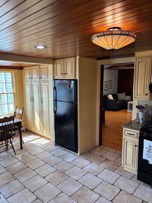 Dining room, Interior, Kitchen, Recessed Lighting, Wooden Ceilings, Wood Texture Flooring