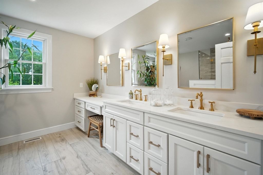 Bathroom, Dual Sink Vanities, Interior, Wood Texture Flooring