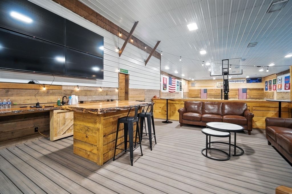Interior, Pendant Lights, Recessed Lighting, Wooden Walls