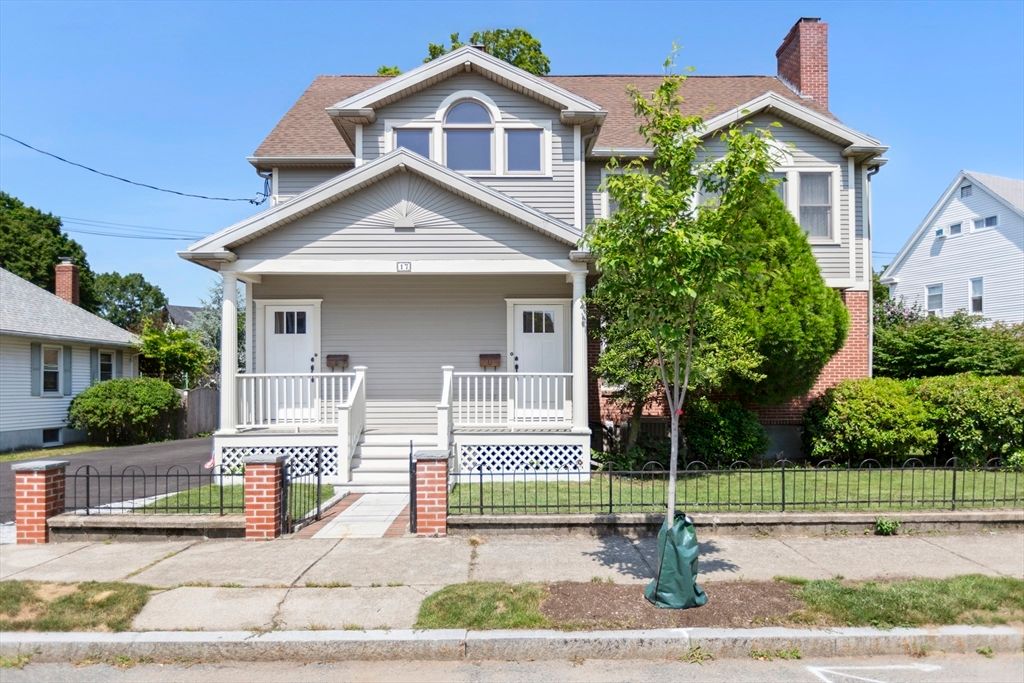 Exterior, Facade, Queen Anne Victorian