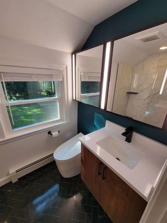 Bathroom, Interior, Recessed Lighting