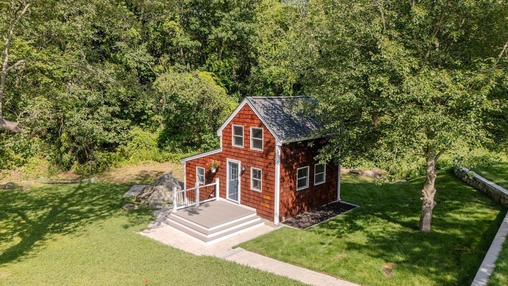 Exterior, Drone