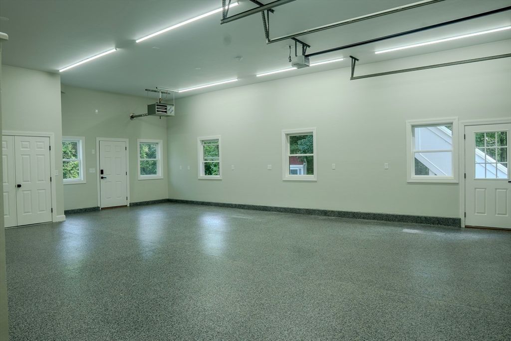 Garage, Interior
