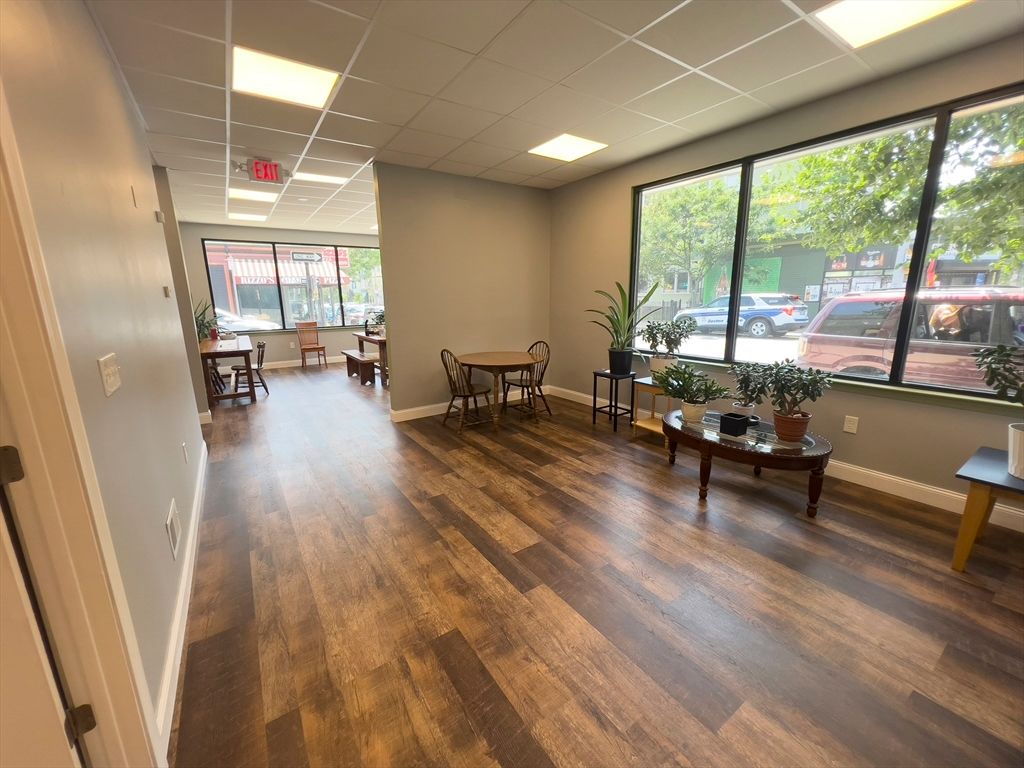 Dining room, Interior, Recessed Lighting, Wood Texture Flooring