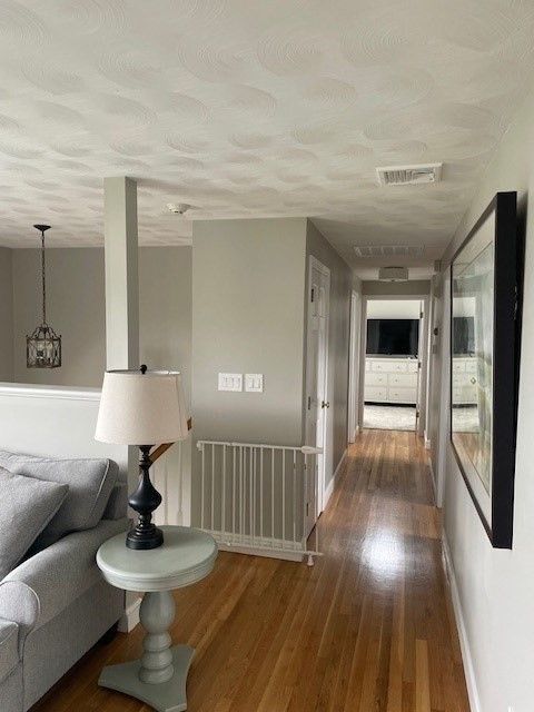 Interior, Pendant Lights, Wood Texture Flooring