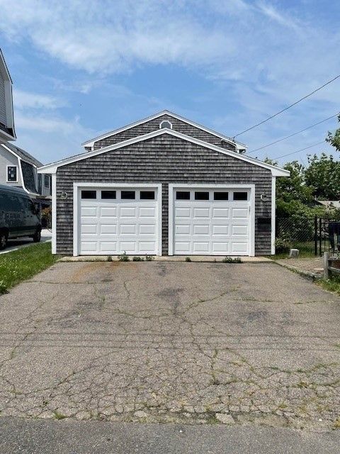 Detached Garage, Exterior