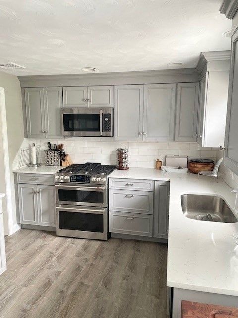 Interior, Kitchen, Stainless Steel Appliances, Wood Texture Flooring