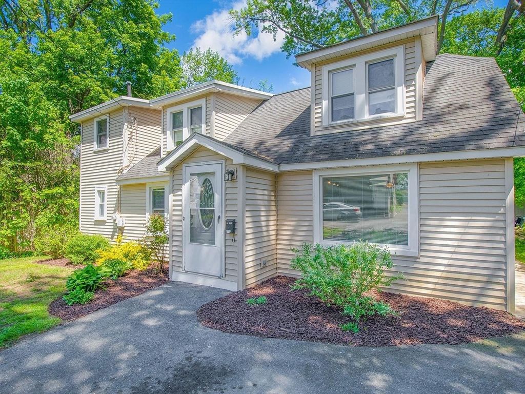 Exterior, Facade, Cape Cod