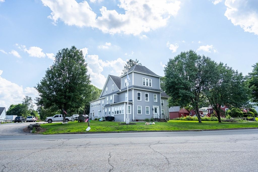 Exterior, Facade, Queen Anne Victorian