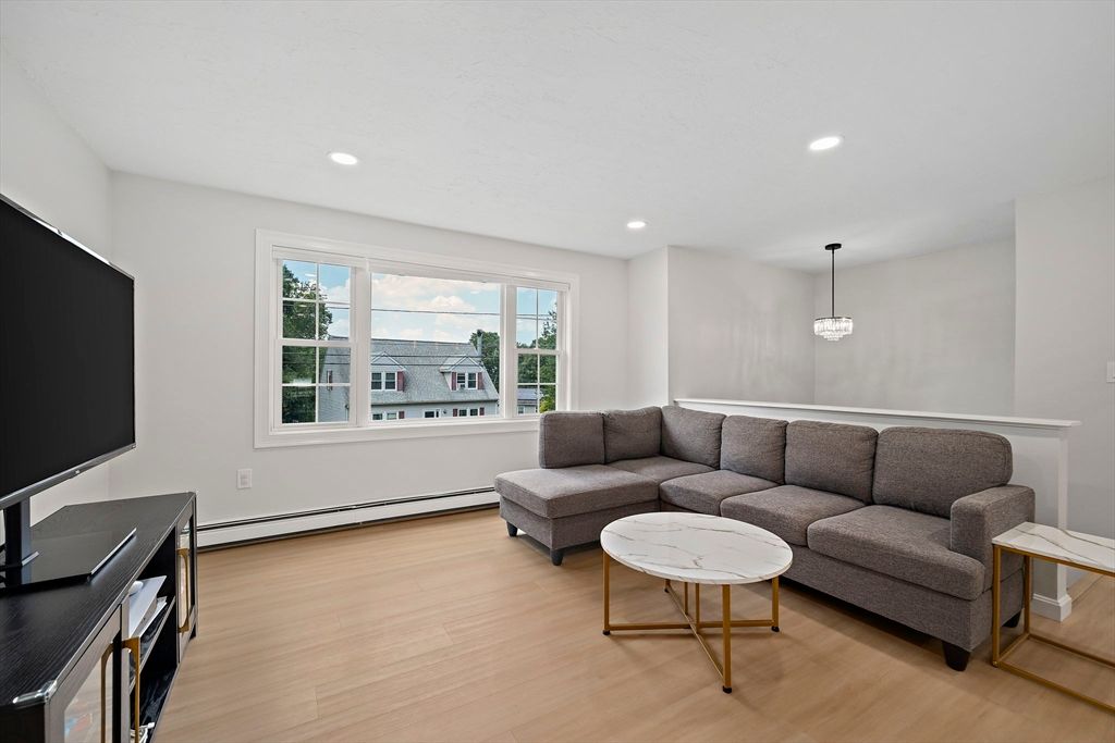 Interior, Living room, Pendant Lights, Recessed Lighting, Wood Texture Flooring