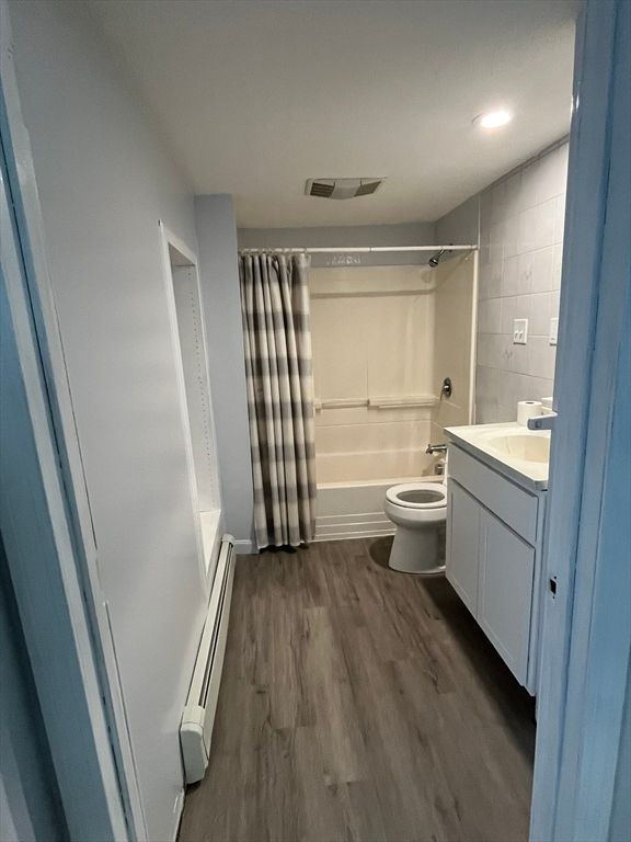 Bathroom, Interior, Recessed Lighting, Wood Texture Flooring