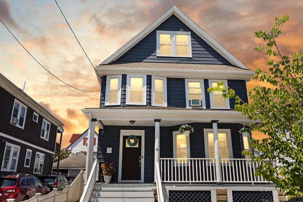 Exterior, Facade, Queen Anne Victorian