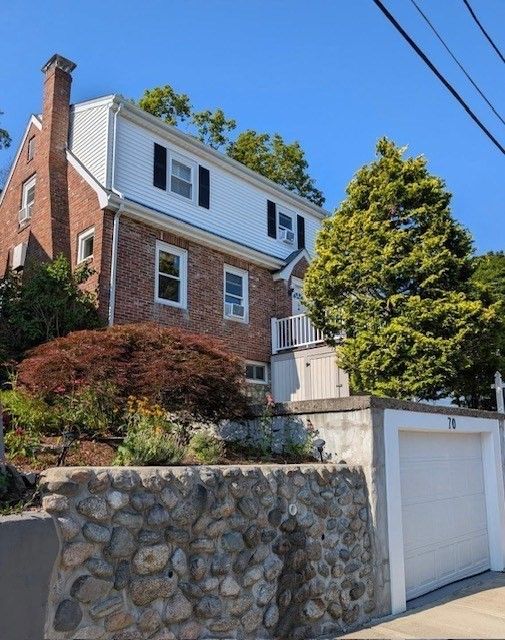 Attached, Exterior, Facade, Brick Facade, Cape Cod