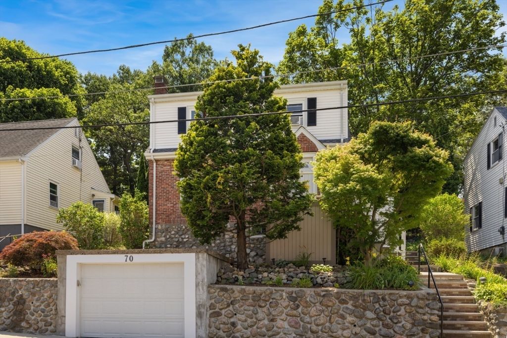Attached, Exterior, Facade, Brick Facade, Rowhouse