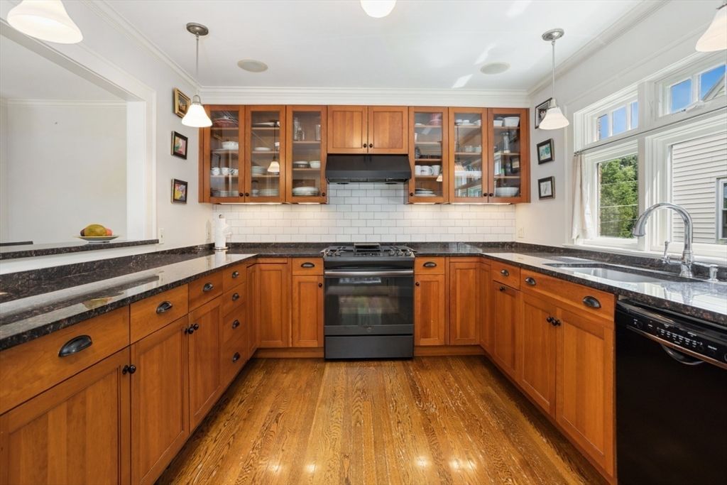Interior, Kitchen, Pendant Lights, Wood Texture Flooring