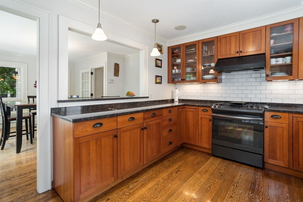 Interior, Kitchen, Pendant Lights, Wood Texture Flooring