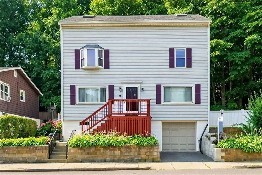 Attached, Exterior, Facade, Raised Ranch