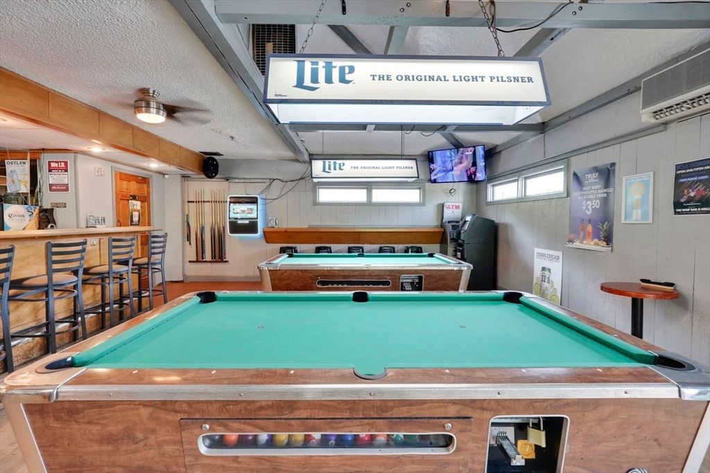 Billiard Table, Game Room, Interior