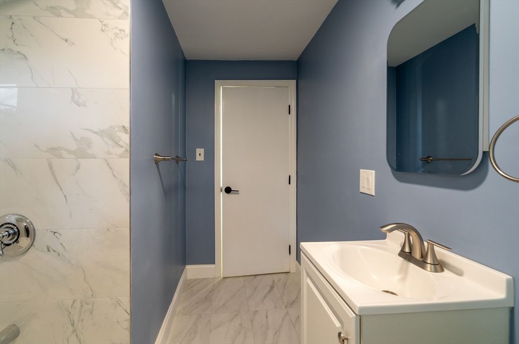 Bathroom, Interior, Marble, Marble Walls