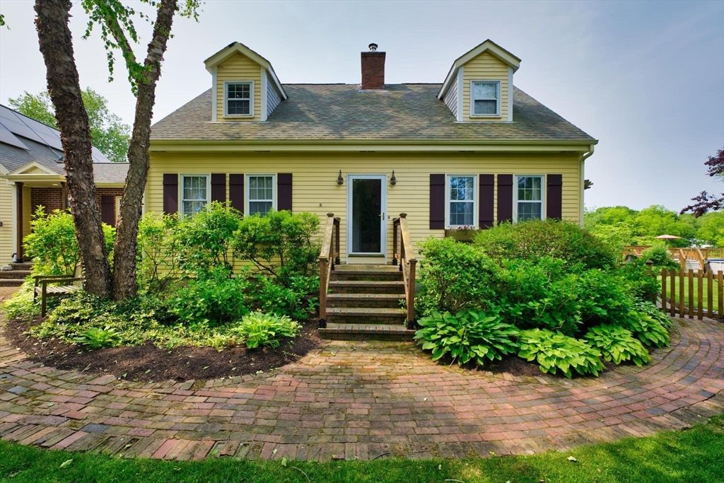 Exterior, Facade, Cape Cod