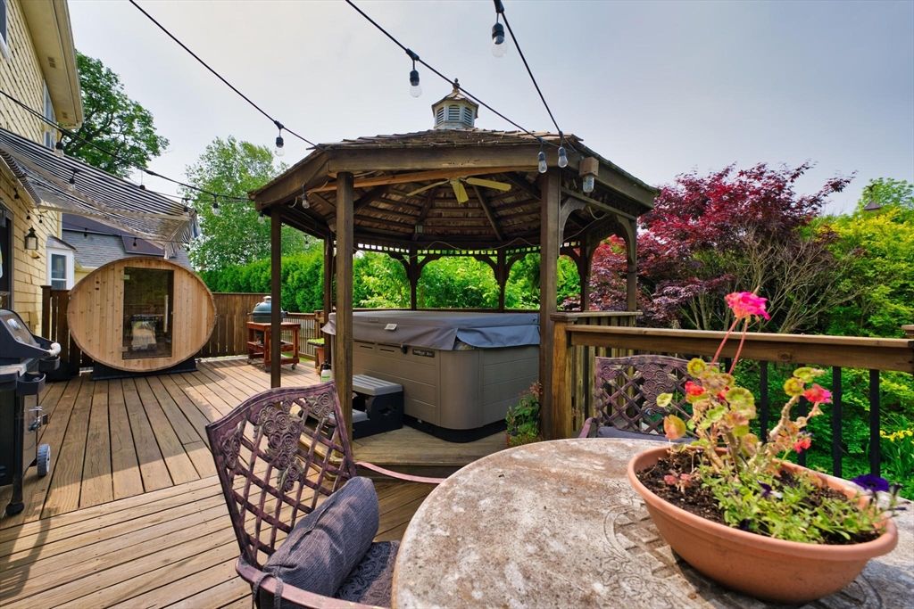 Exterior, Hot Tub