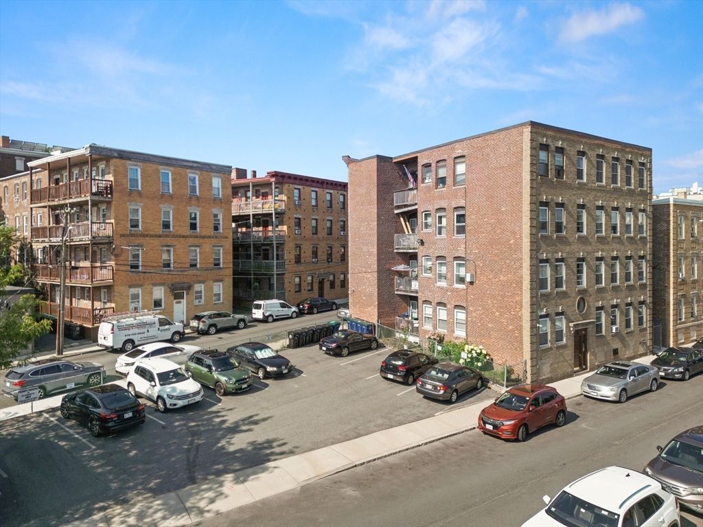 Exterior, Facade, Condo Building