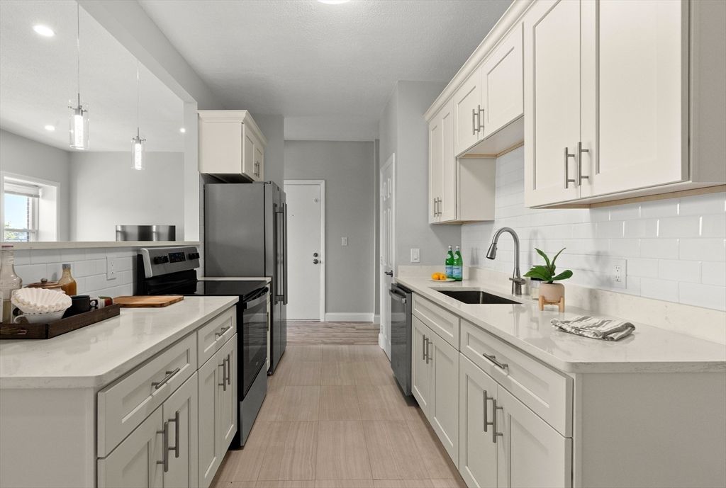 Interior, Kitchen, Pendant Lights, Recessed Lighting, Stainless Steel Appliances