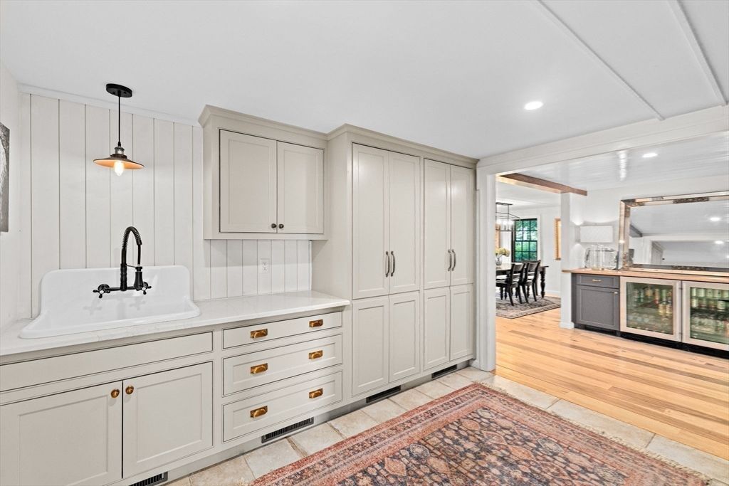 Dining room, Interior, Kitchen, Pendant Lights, Recessed Lighting, Wood Texture Flooring