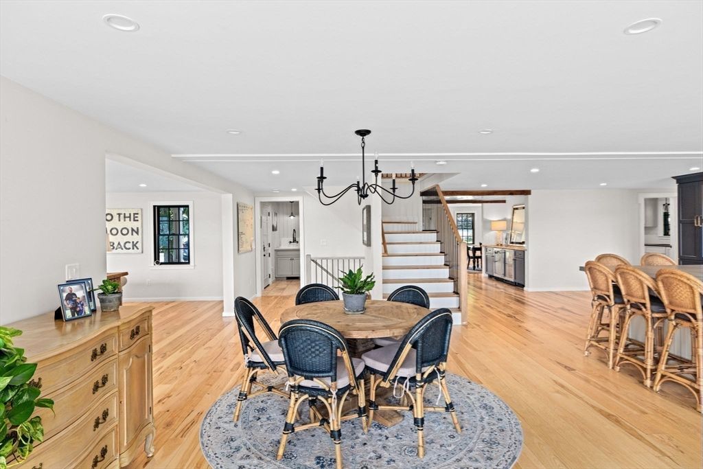 Chandelier, Dining room, Interior, Kitchen, Recessed Lighting, Wood Texture Flooring
