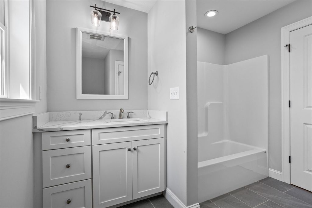 Bathroom, Interior, Recessed Lighting