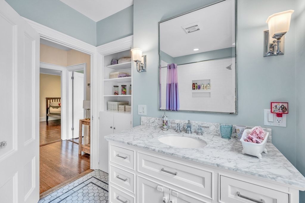 Bathroom, Interior, Recessed Lighting, Wood Texture Flooring