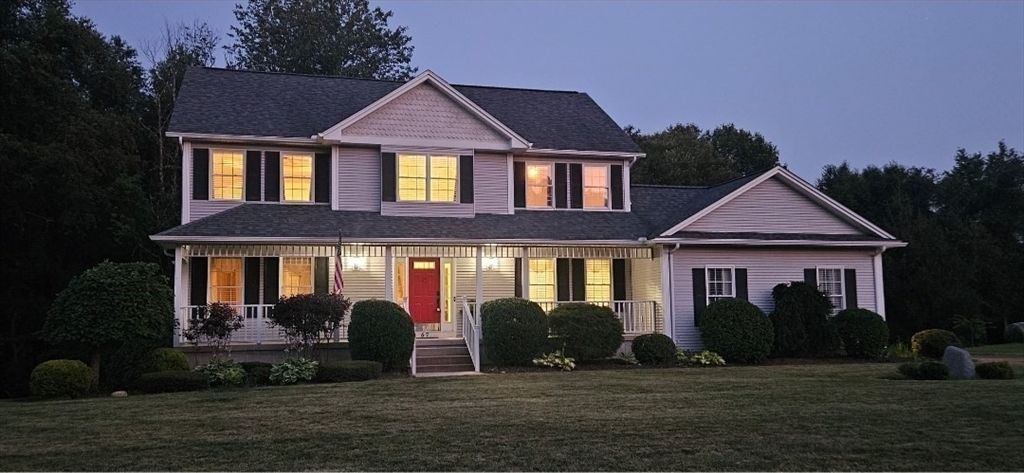 Exterior, Facade, Farmhouse