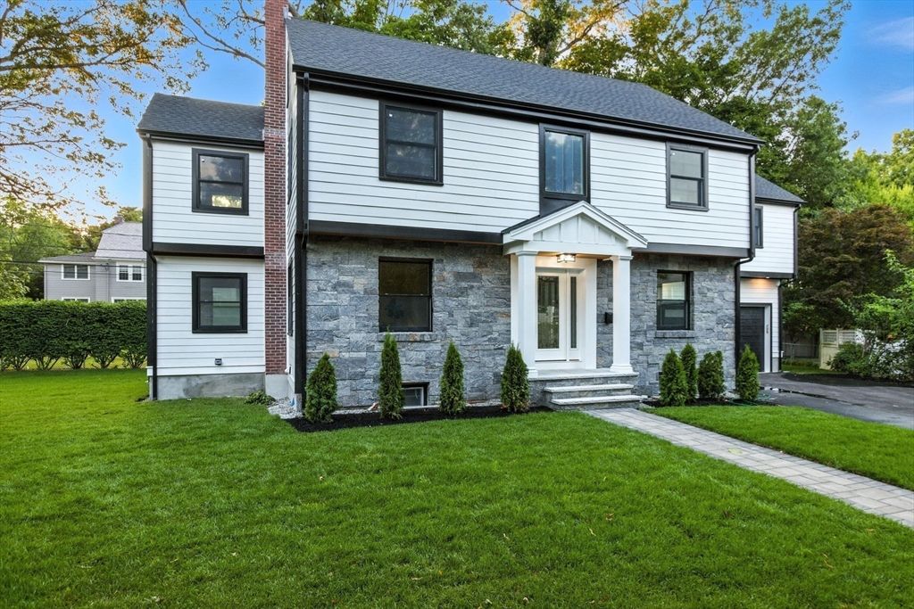 Exterior, Facade, Brick Facade, Raised Ranch