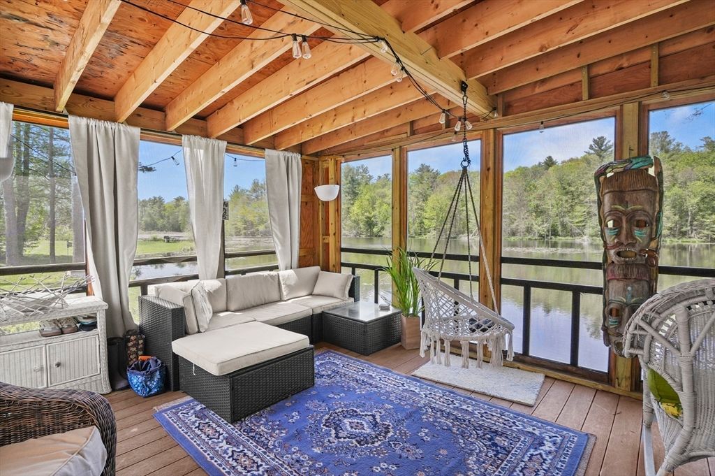 Interior, Sun Room, Water, Wooden Beams, Wooden Ceilings, Wood Texture Flooring