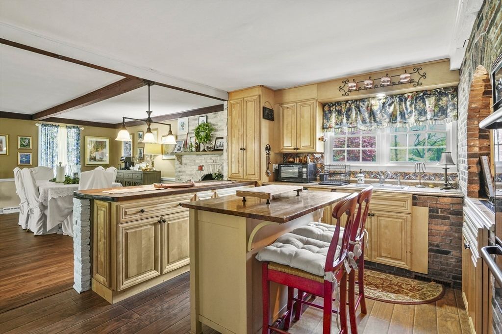 Interior, Kitchen, Pendant Lights, Wooden Beams, Wood Texture Flooring